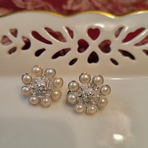 Vintage Rinestone Faux Pearl Fancy Clip on Earrings